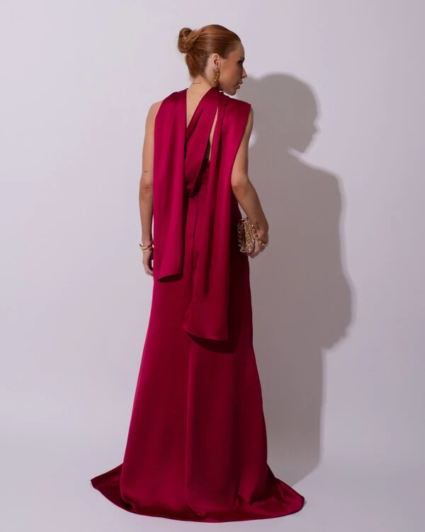 Vestido de Festa Longo Cetim Alfaiataria Tomara que Caia com Faixa Lenço Beterraba