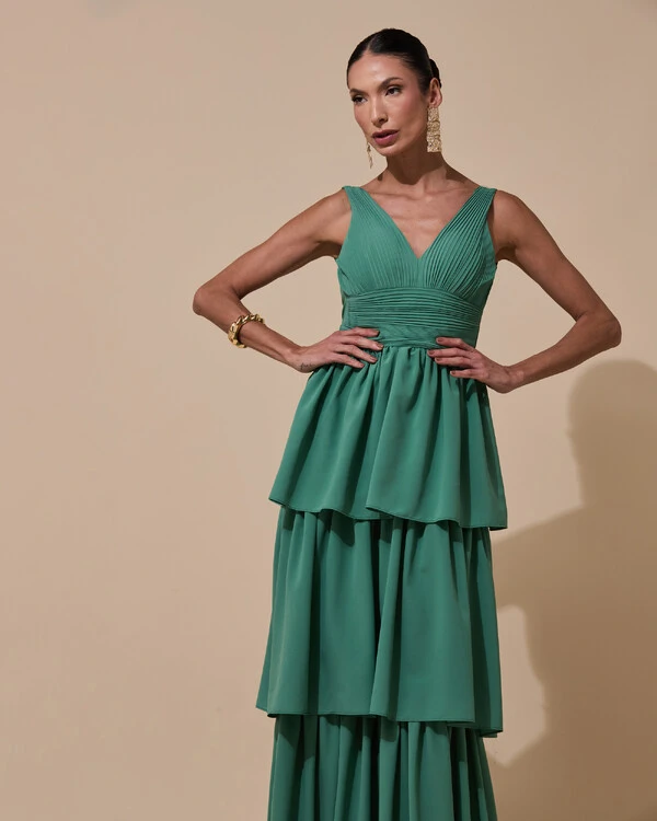 Vestido de Festa Longo Decote V Crepe Chiffon Plissado Camadas Babado Verde Macha Escuro