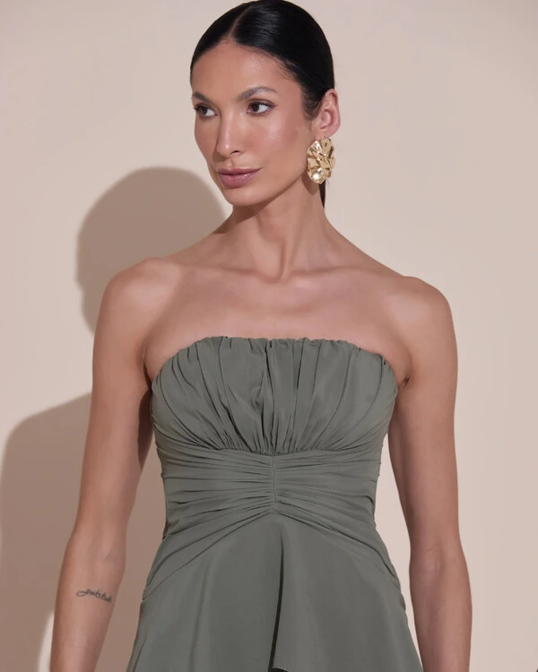 Vestido de Festa Longo Tomara que Caia Drapeado Crepe Chiffon Babados Camadas Verde Oliva