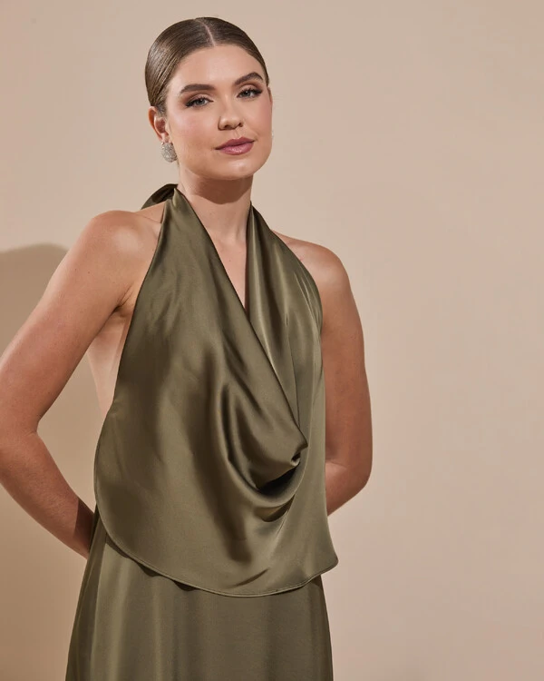 Vestido de Festa Longo Cetim Fluido Frente Única Degagê Mil Formas Verde Oliva