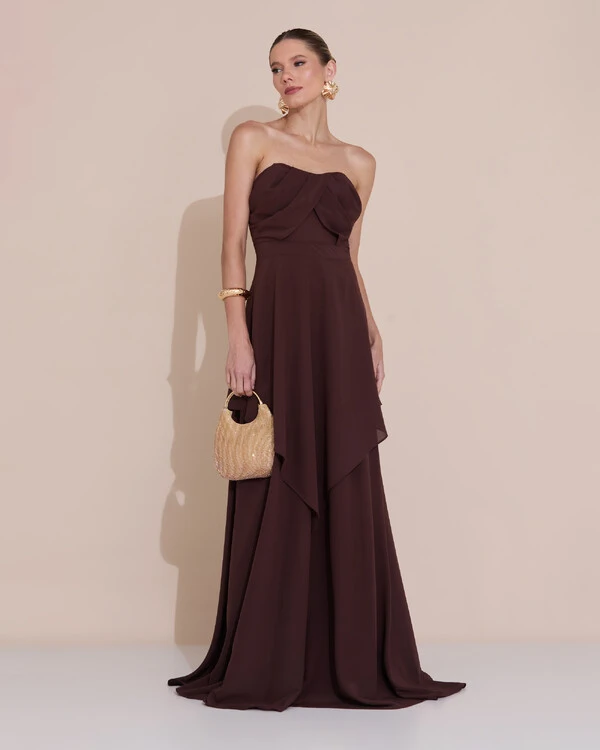 Vestido de Festa Longo Tomara que Caia Crepe Chiffon Drapeado Camadas Marrom