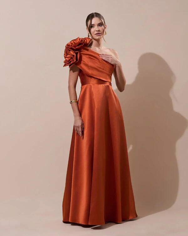 Vestido de Festa Longo Zibeline um Ombro Só Flor Drapeado Terracota
