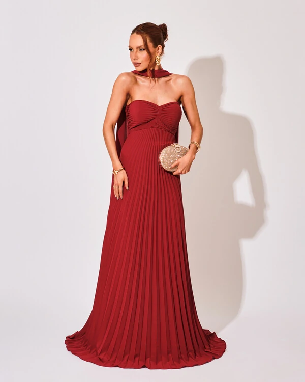 Vestido de Festa Longo Tomara que Caia Plissado com Lenço Marsala Escuro