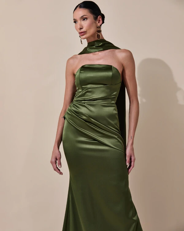 Vestido de Festa Longo Tomara que Caia Cetim Alfaiataria Drapeado Lenço Verde Oliva