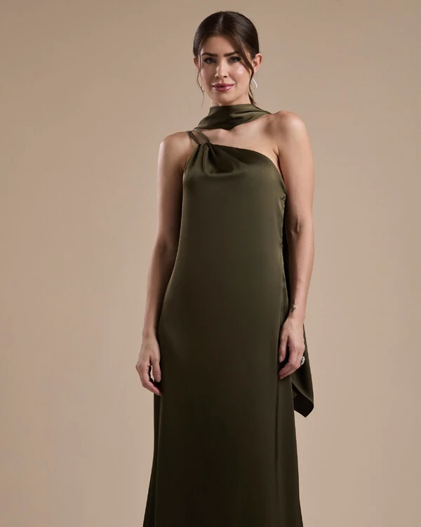 Vestido de Festa Longo em Cetim Fluido um Ombro Só com Lenço Verde Oliva