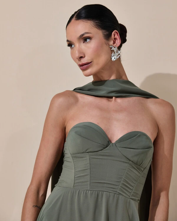Vestido de Festa Longo Tomara que Caia Crepe Chiffon Decote Coração Lenço Verde Oliva