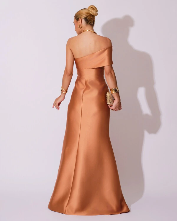 Vestido de Festa Zibeline com Faixa Ombro a Ombro Caramelo