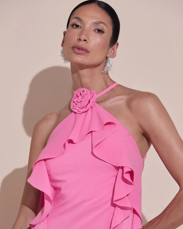 Vestido de Festa Longo Crepe Chiffon Frente Única Babados Cascata e Flor Rosa