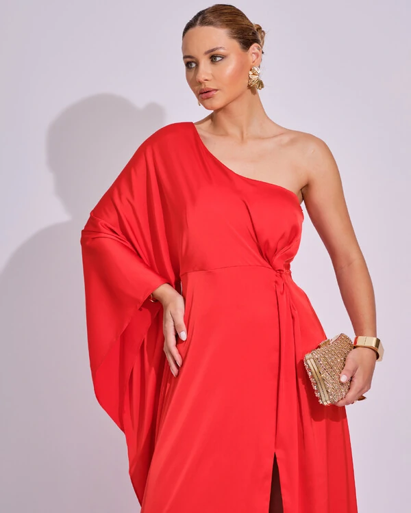Vestido Longo de Cetim Fluido uma Manga e Detalhe Torcido Laranja