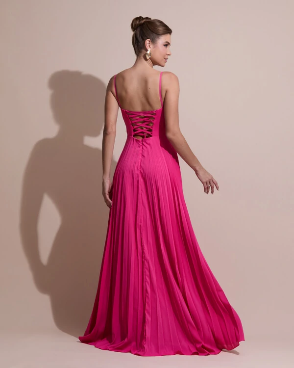 Vestido de Festa Longo Crepe Drapeado com Saia Plissada e Lenço Pink New