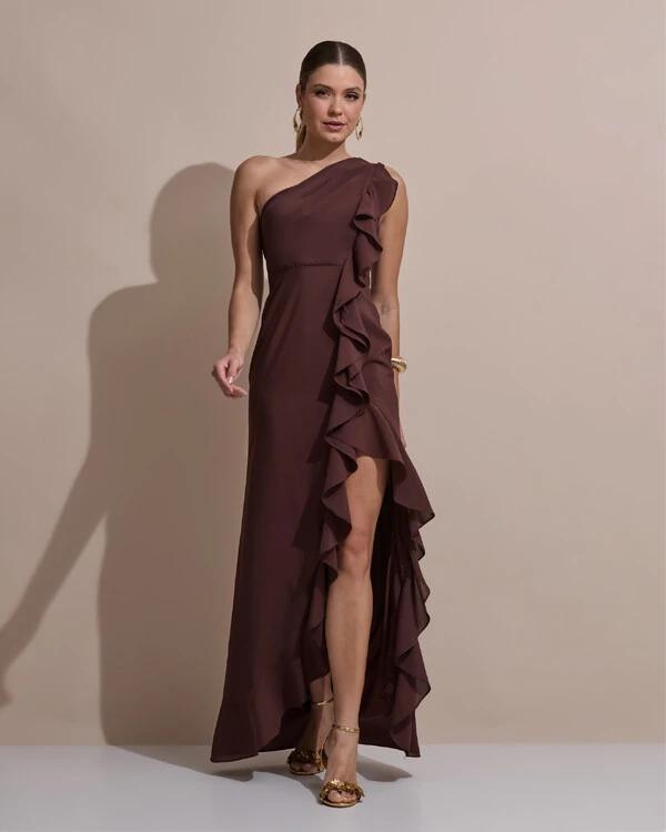 Vestido de Festa Midi Um Ombro Só Crepe Chiffon Babados Cascata Fenda Marrom