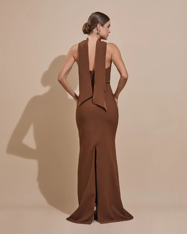 Vestido de Festa Longo Alfaiataria Tomara que Caia Saia Sereia com Lenço Marrom