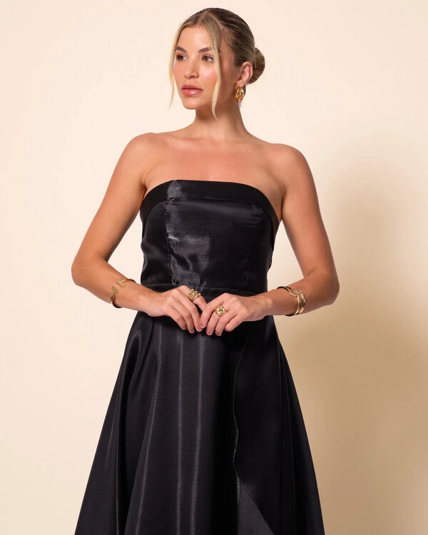 Vestido de Festa Longo Cetim Cristal Tomara que Caia Detalhe Preto