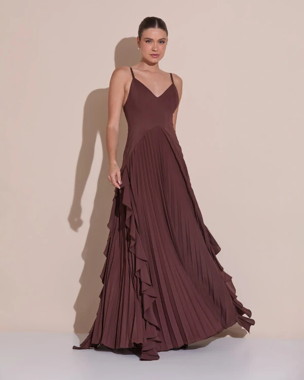 Vestido de Festa Longo Crepe Chiffon Alça Fina Saia Plissada com Babado Cascata Marrom