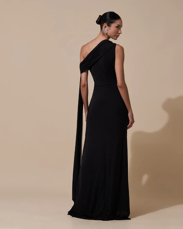 Vestido de Festa Longo Um Ombro Só Tule Faixa Drapeada Lenço preto