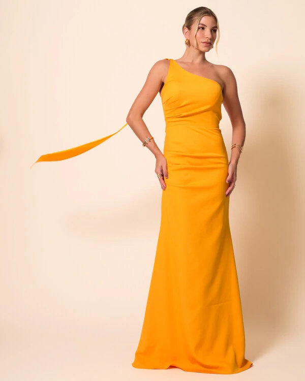 Vestido de Festa Longo Alfaiataria Um Ombro Só Detalhe Drapeado Laranja Manga