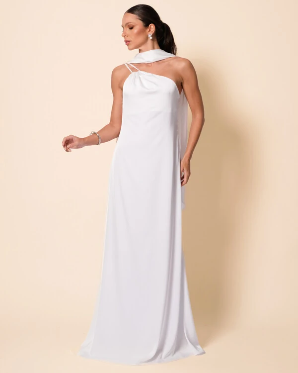 Vestido de Festa Longo em Cetim Fluido um Ombro Só com Lenço Branco