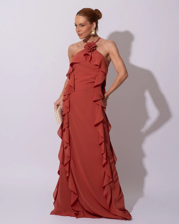 Vestido de Festa Longo Crepe Chiffon Frente Única Babados Cascata e Flor Terracota