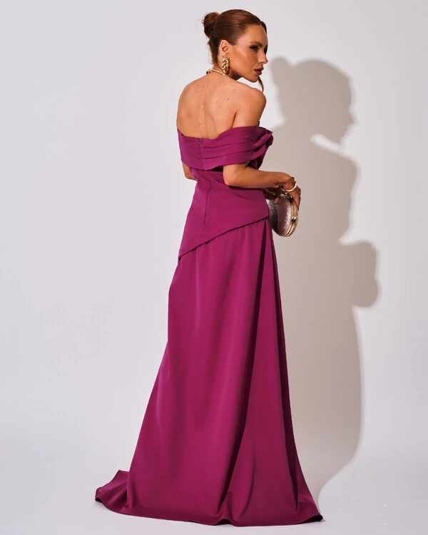 Vestido de Festa Longo Alfaiataria Ombro a Ombro Drapeado com Fenda Fúcsia Beterraba