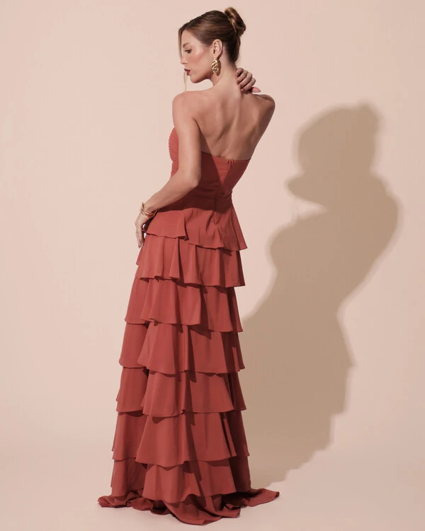 Vestido Longo Crepe Chiffon Tomara que Caia Plissado em Camadas Terracota