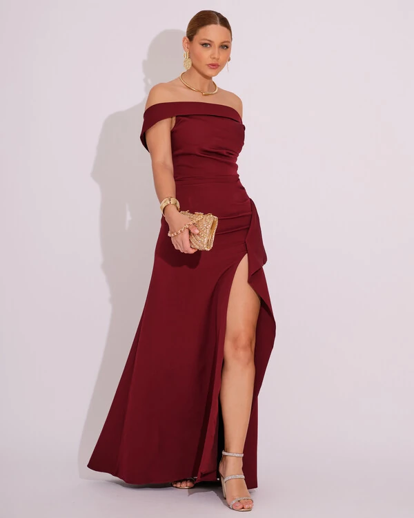 Vestido de Festa Longo Ombro a Ombro com Fenda em Alfaiataria Marsala Escuro