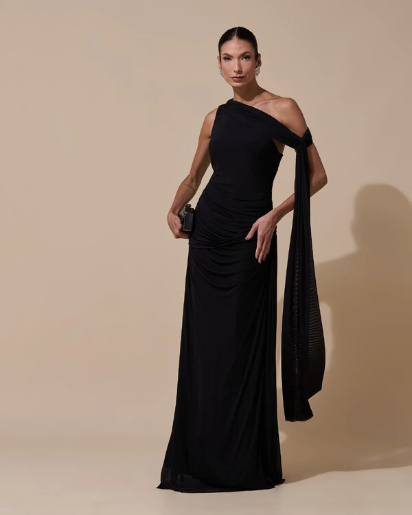 Vestido de Festa Longo Um Ombro Só Tule Faixa Drapeada Lenço preto