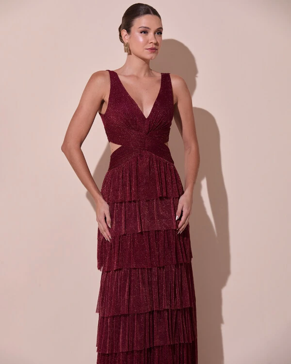 Vestido De Festa Longo Decote V Tule Brilho Recortes Camadas Marsala