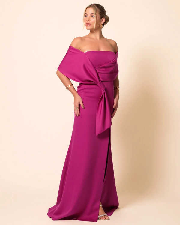 Vestido de Festa Longo Alfaiataria Ombro a Ombro Laço e Fenda Fúcsia Beterraba