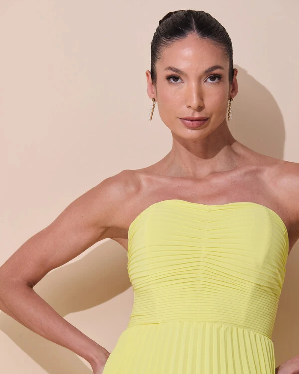 Vestido de Festa Longo Tomara que Caia Crepe Chiffon Plissado Camadas Amarelo Manteiga