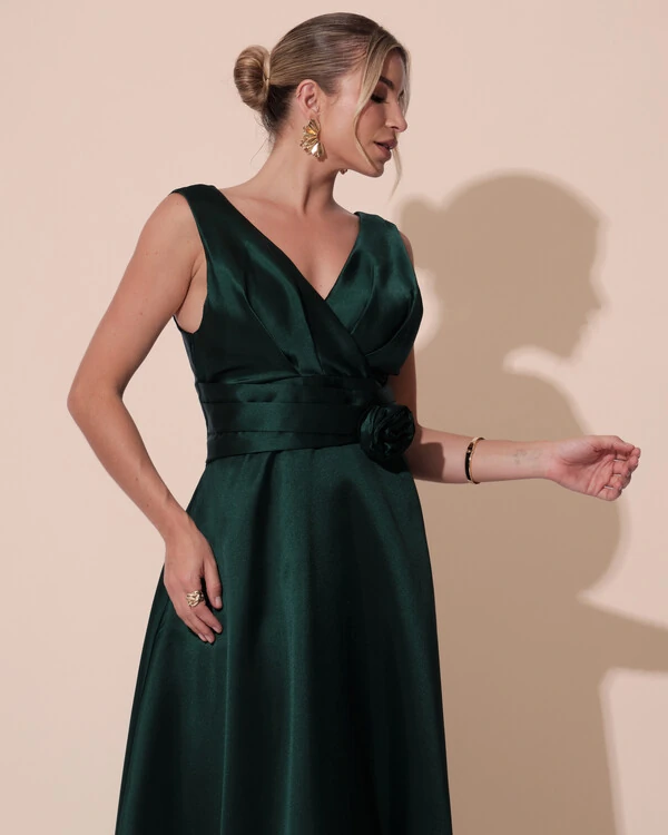 Vestido de Festa Longo Plus Size Zibeline Faixa e Flor Verde Escuro