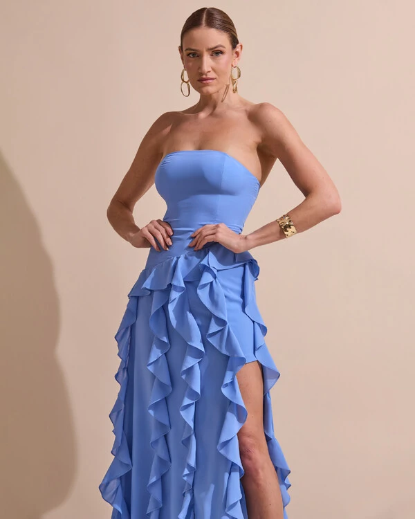 Vestido de festa Longo Tomara que Caia Crepe Chiffon com Bababos Cascata e Fenda Azul Atlantis