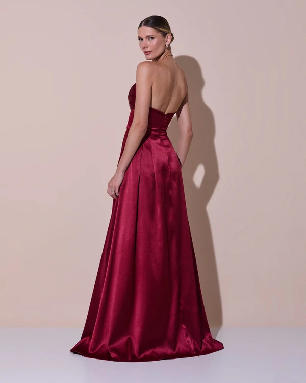 Vestido de Festa Longo Tomara que Caia Cetim Decote Coração Fenda Marsala