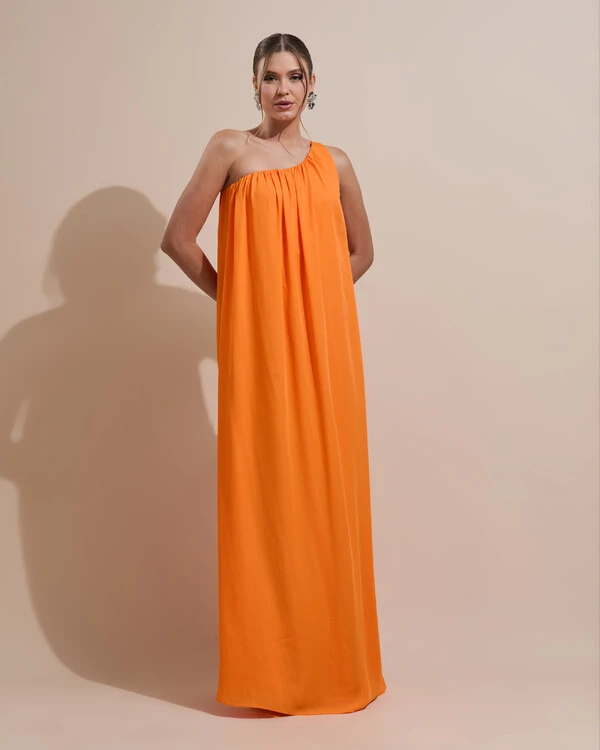 Vestido de Festa Longo Crepe Fluido um Ombro Só com Lenço Laranja