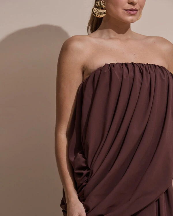 Vestido de Festa Longo Tomara Que Caia Crepe Chiffon Drapeado Marrom