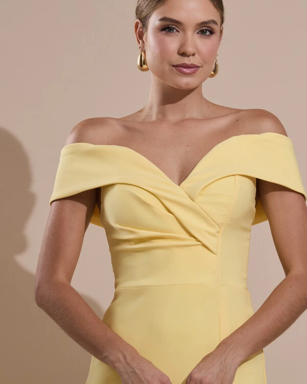 Vestido de Festa Longo Alfaiataria Ombro a Ombro com Fenda Amarelo Manteiga