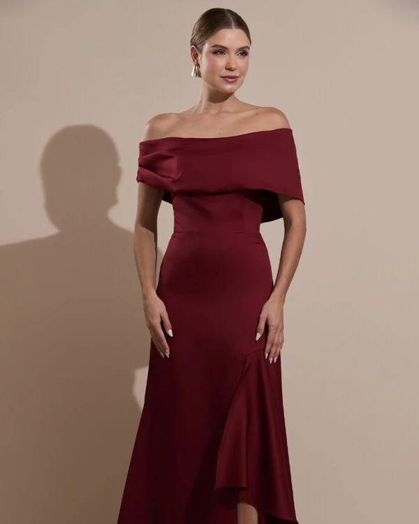 Vestido de Festa Longo Alfaiataria Ombro a Ombro com Babado Cascata Marsala