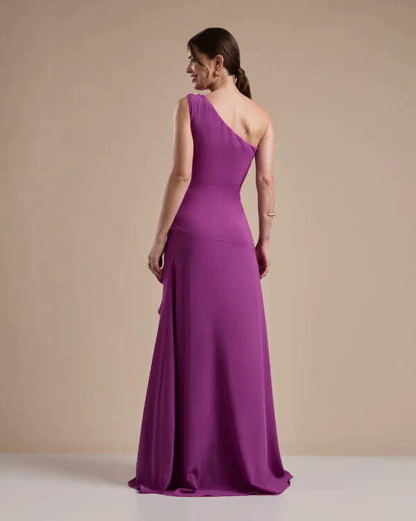 Vestido de Festa Longo Crepe Chiffon Um Ombro Só Drapeado com Babado Cascata Fúcsia