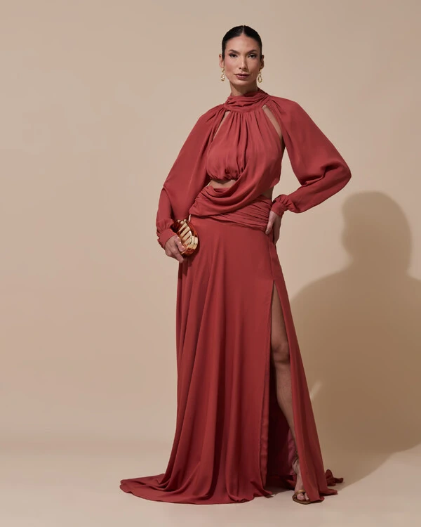 Vestido de Festa Longo Gola Alta Crepe Chiffon Recortes Drapeado Manga Longa Fenda Terracota