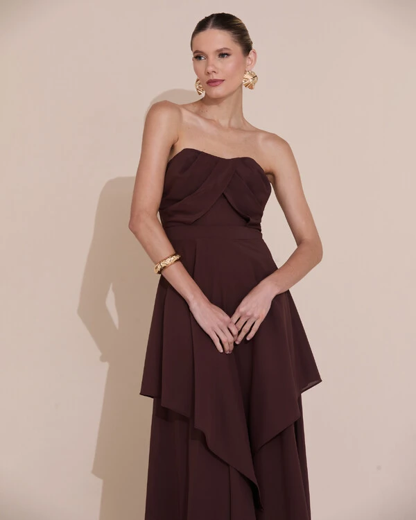 Vestido de Festa Longo Tomara que Caia Crepe Chiffon Drapeado Camadas Marrom