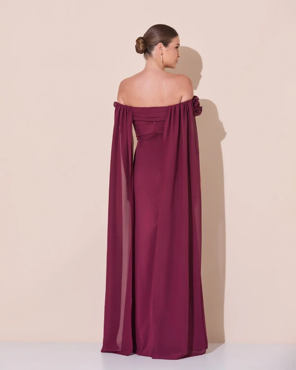 Vestido de Festa Longo Ombro a Ombro Plissado Crepe Chiffon Capa Flor 3D Marsala