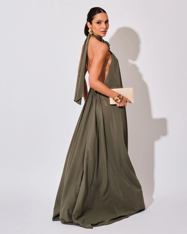 Vestido Longo Crepe Chiffon Frente Única Fluido Flor Removível Verde Oliva