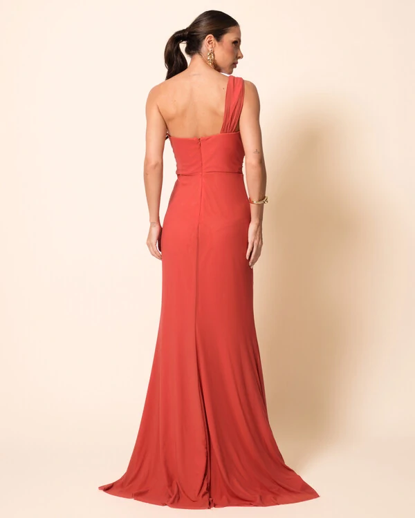 Vestido de Festa Longo Tule Tomara que Caia Faixa Detalhe Drapeado e Fenda Terracota