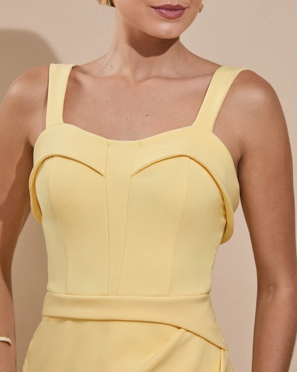 Vestido de Festa Longo Alfaiataria Decote Coração com Alças e Fenda Amarelo Manteiga