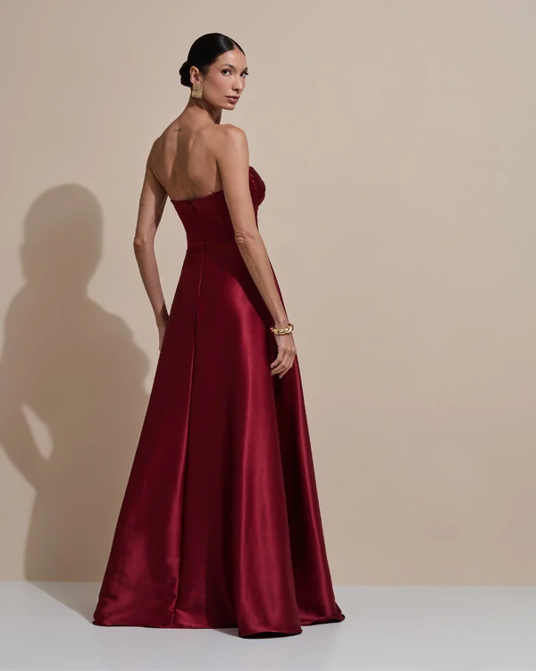 Vestido de Festa Longo Tomara que Caia Decote Coração Cetim Cruzado Costas Marsala