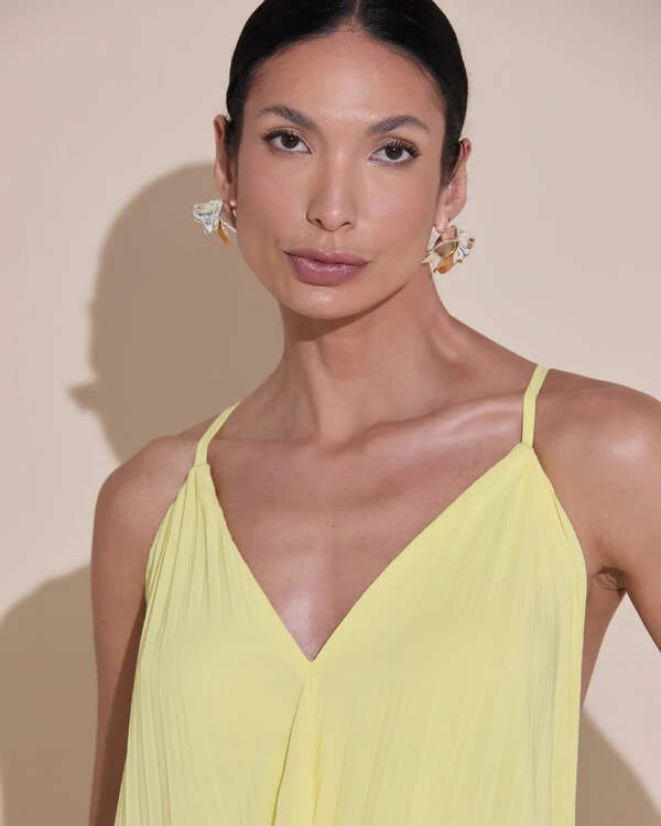 Vestido de Festa Longo Plissado Crepe Chiffon Decote V Alças Finas Amarelo Manteiga