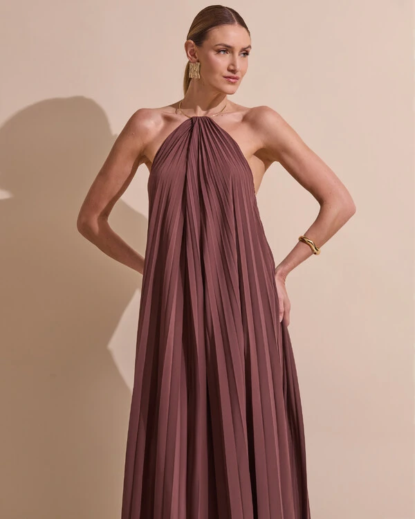 Vestido de Festa Longo Frente Única Plissado Crepe Chiffon Argola Marrom
