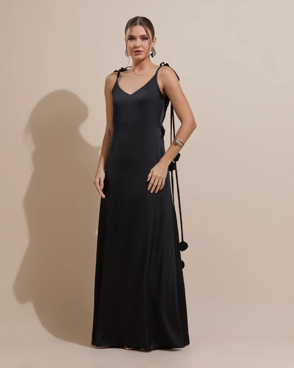 Vestido de Festa Longo Cetim Decote Degagê nas Costas e Flores 3D nas Alças Preto
