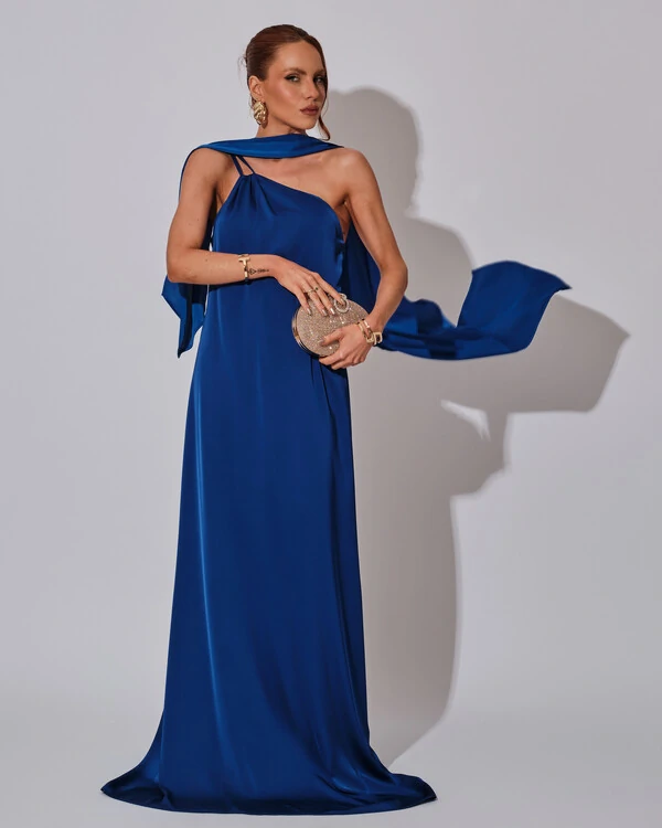 Vestido de Festa Longo em Cetim Fluido um Ombro Só com Lenço Azul Royal