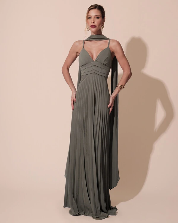 Vestido de Festa Longo Plissado Crepe Chiffon com Alça e Lenço Verde Oliva