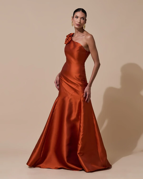 Vestido de Festa Longo Zibeline um Ombro Só Flor Removível Saia Terracota